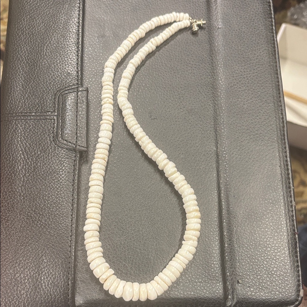 Vintage 20 in puka shells